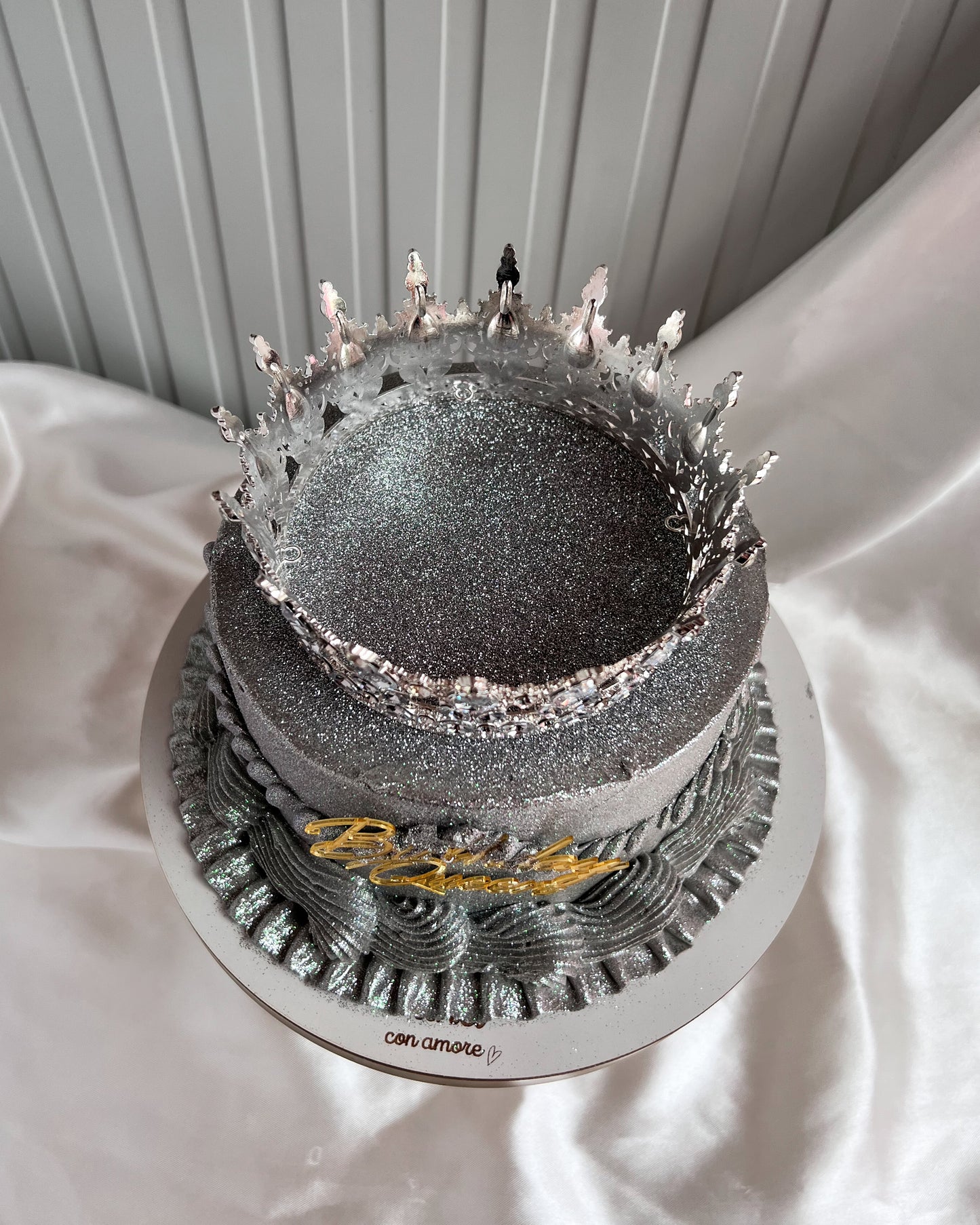 BIRTHDAY QUEEN CAKE PLATEADA - Corona