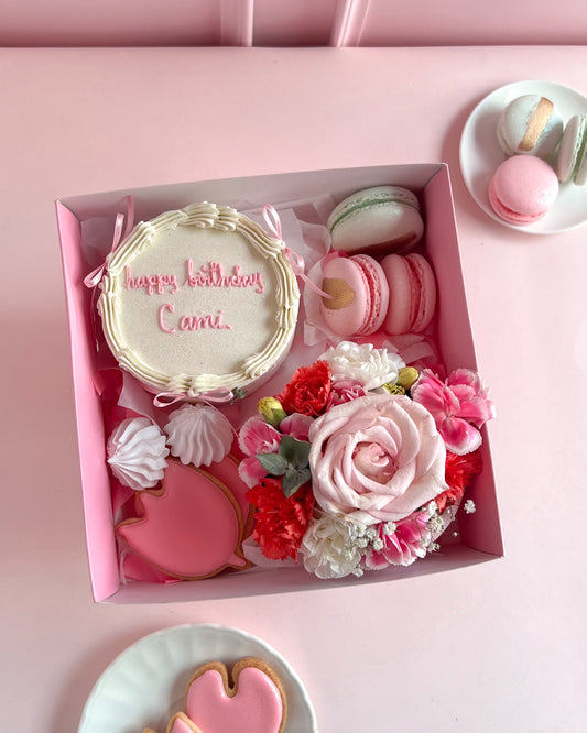 BIRTHDAY BOX LAZOS + Arreglo de Flores