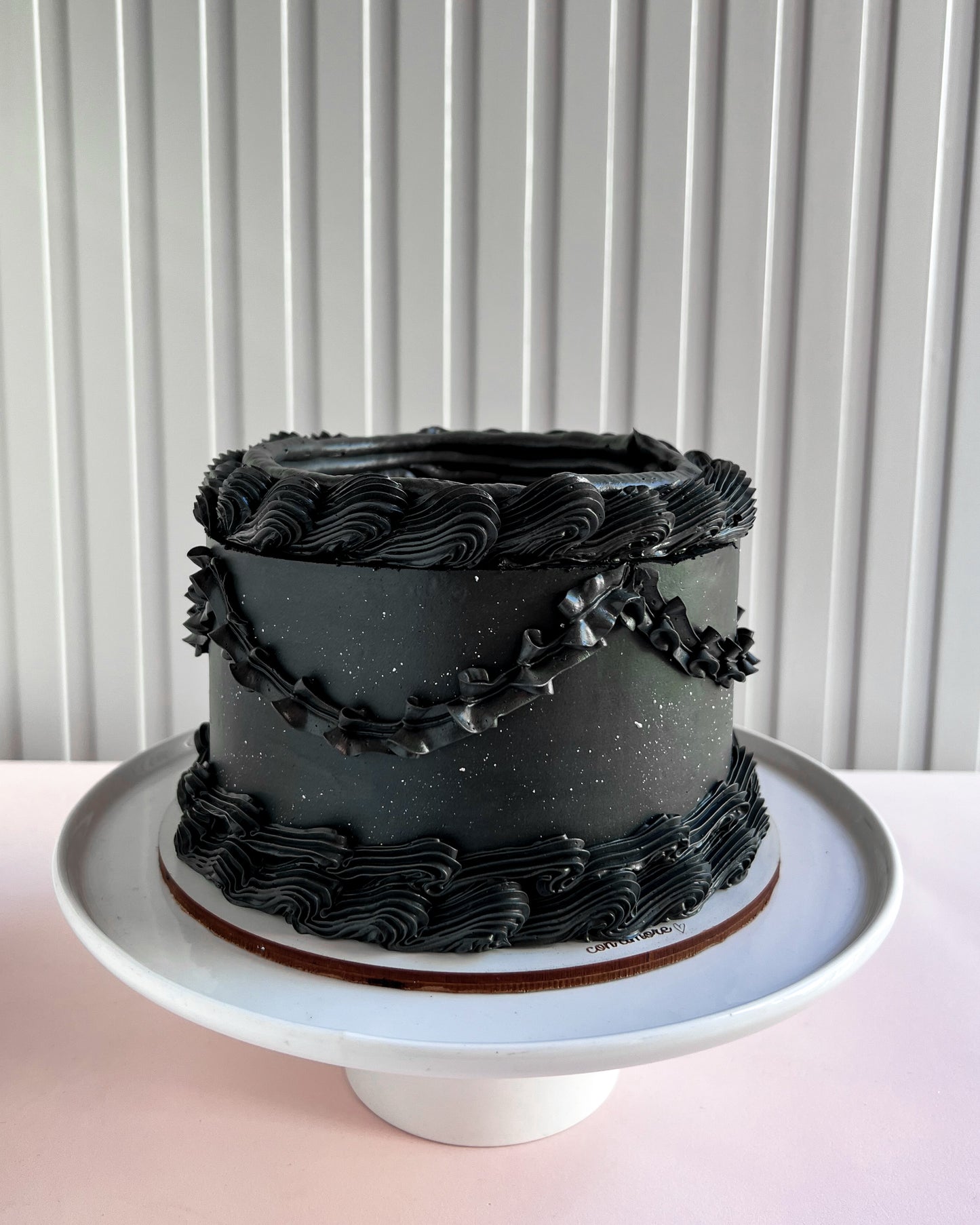 BURNING CAKE - Black