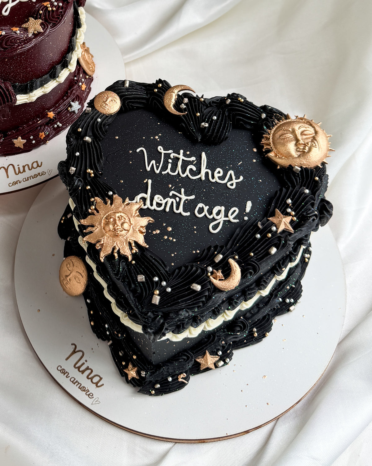 ASTRAL HEART REDONDA - NEGRA “Witches Don’t Age”