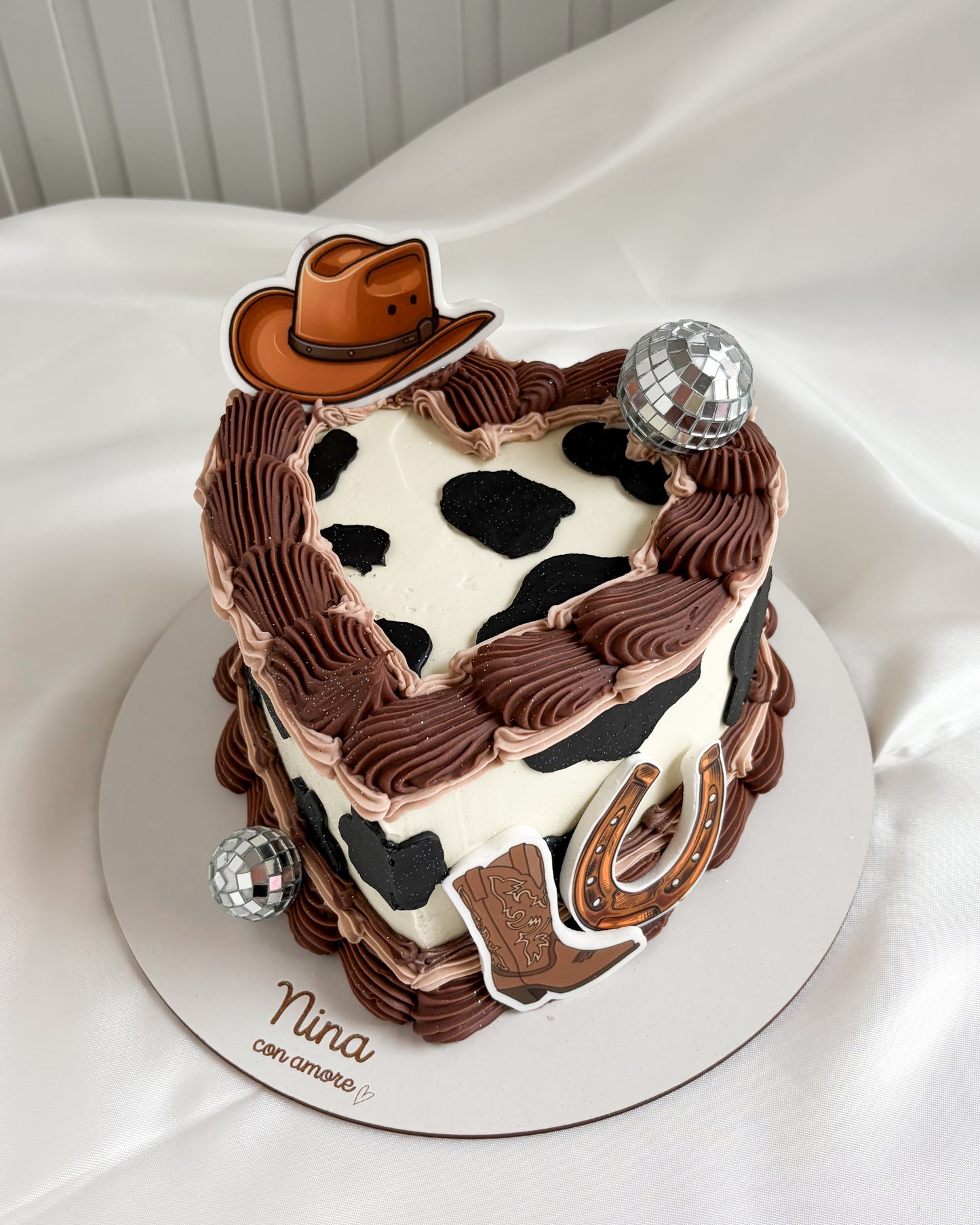 COWGIRL CAKE - Vaquita + Discoballs