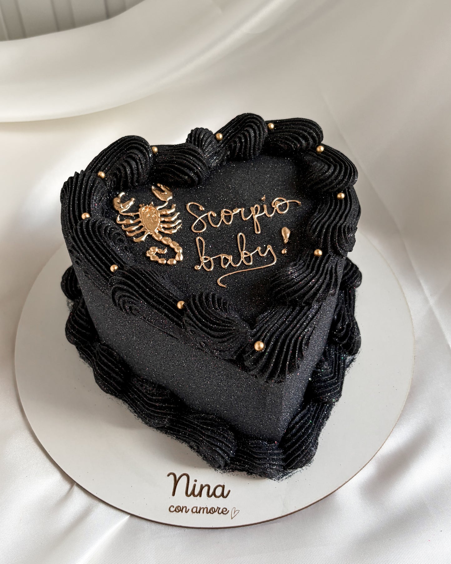 SCORPION CAKE - BLACK