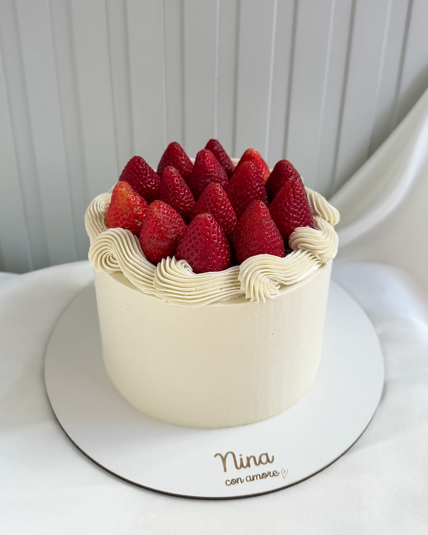 FRESAS CAKE - Blanca