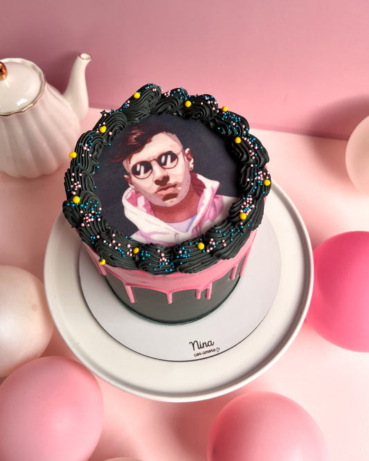 TORTA NEGRA CON DRIPPING ROSADO - Imagen Comestible