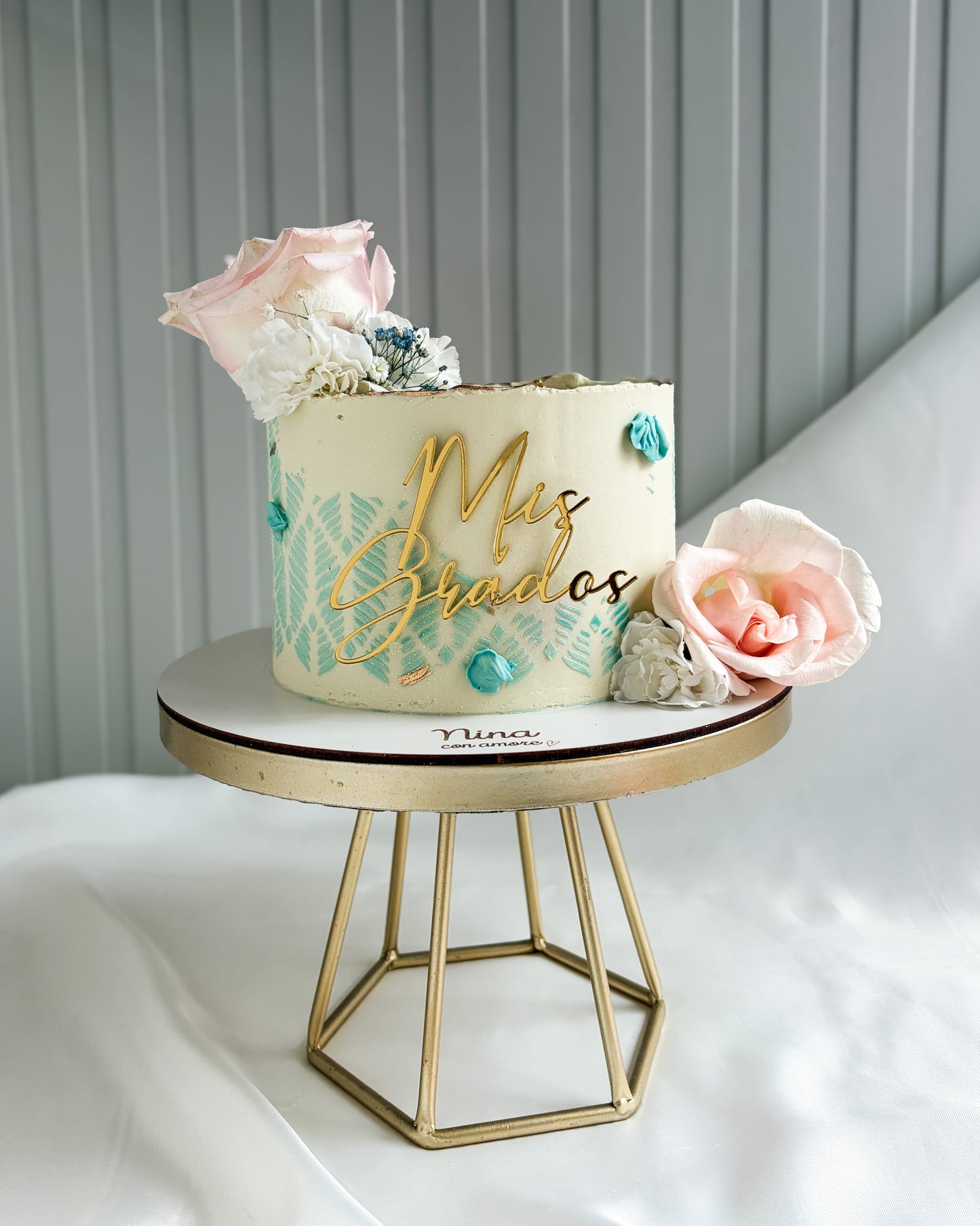 GRADUATION CAKE - Rosas Rosadas + Birrete