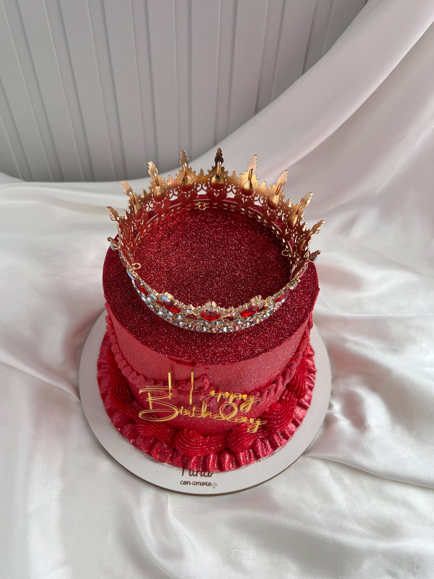 BIRTHDAY QUEEN CAKE - Corona Roja