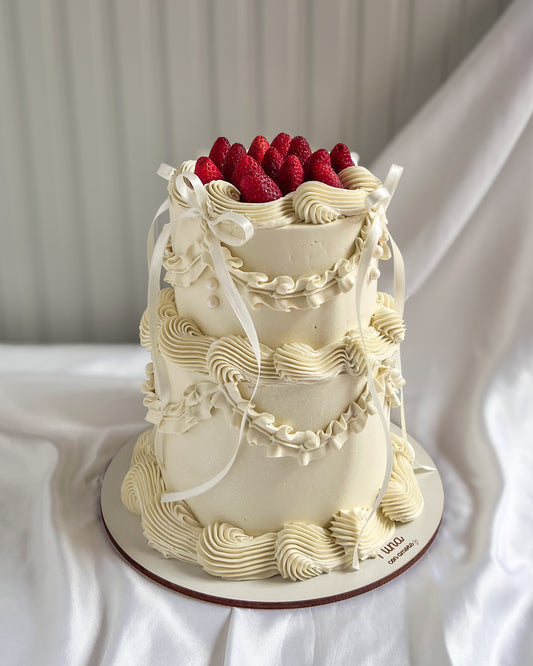 VINTAGE CAKE CON FRESAS - Lazos Rojos
