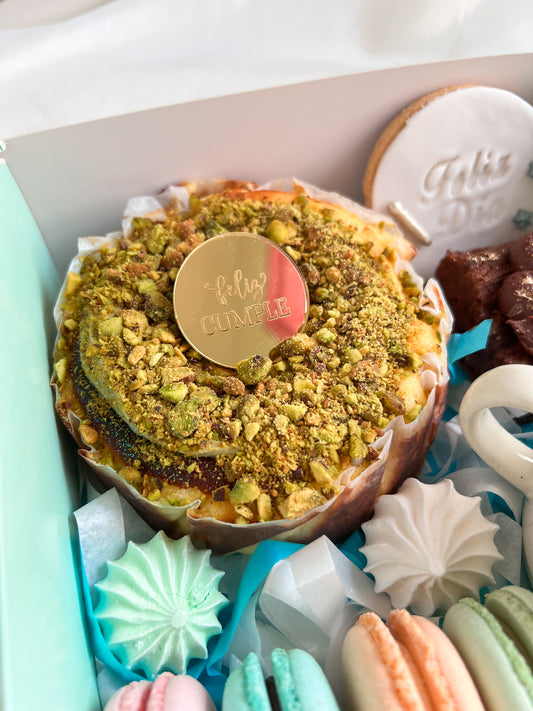 BIRTHDAY BOX - Tarta Vasca + Taza "The best"