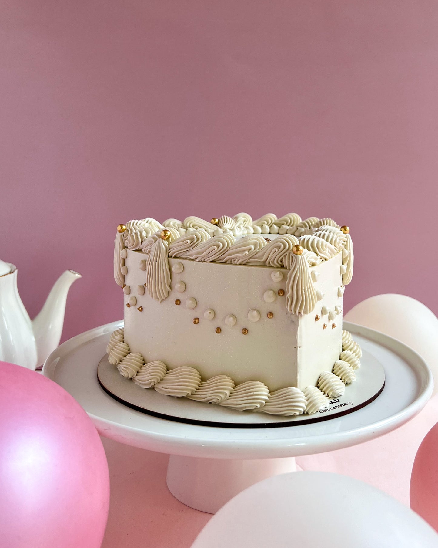 HEART CAKE - Blanco y Dorado