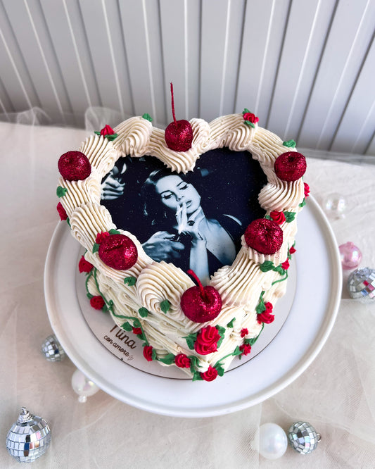 CORAZĂN VINTAGE LANA DEL REY - Blanca con Cerezas
