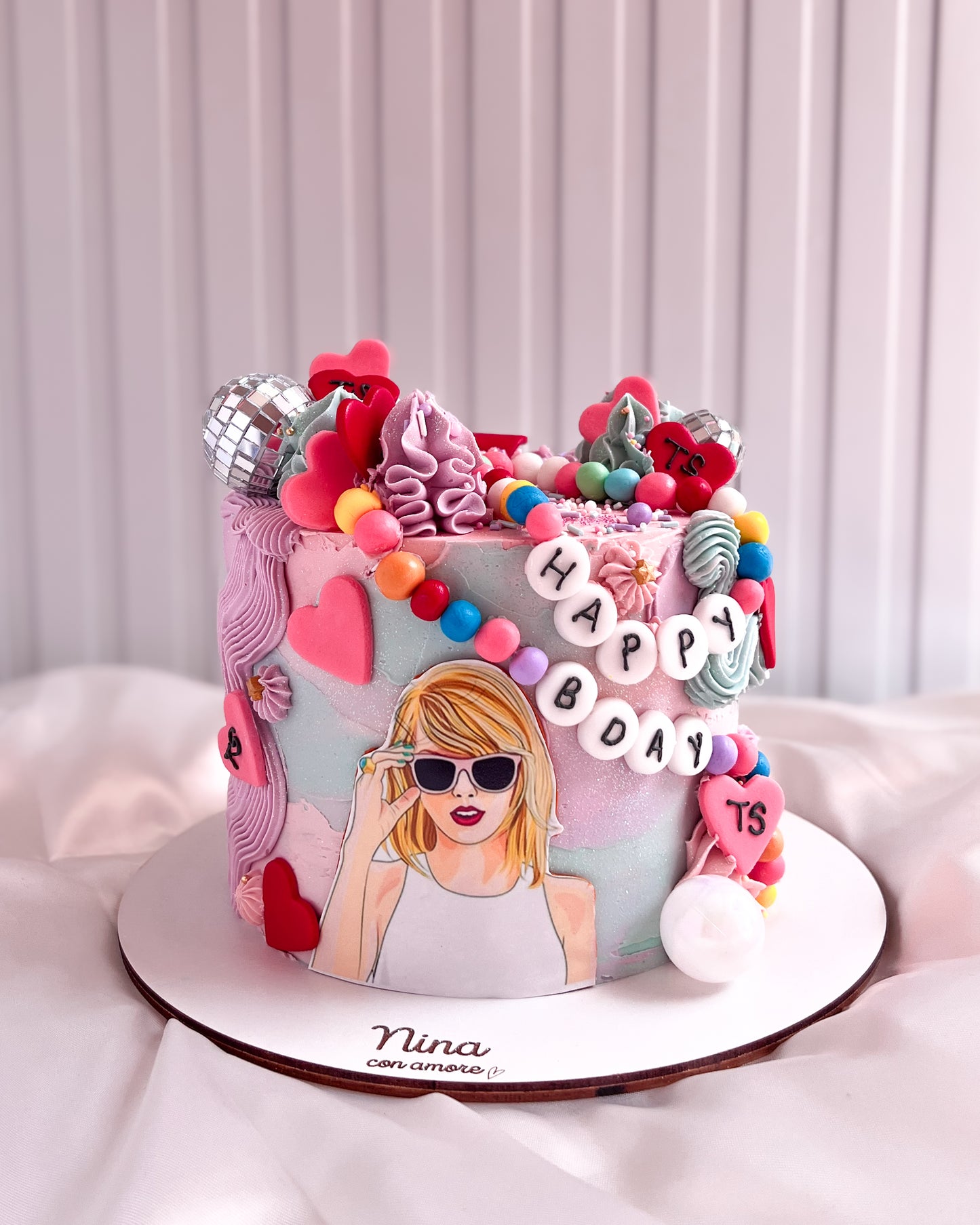TAYLOR SWIFT CAKE