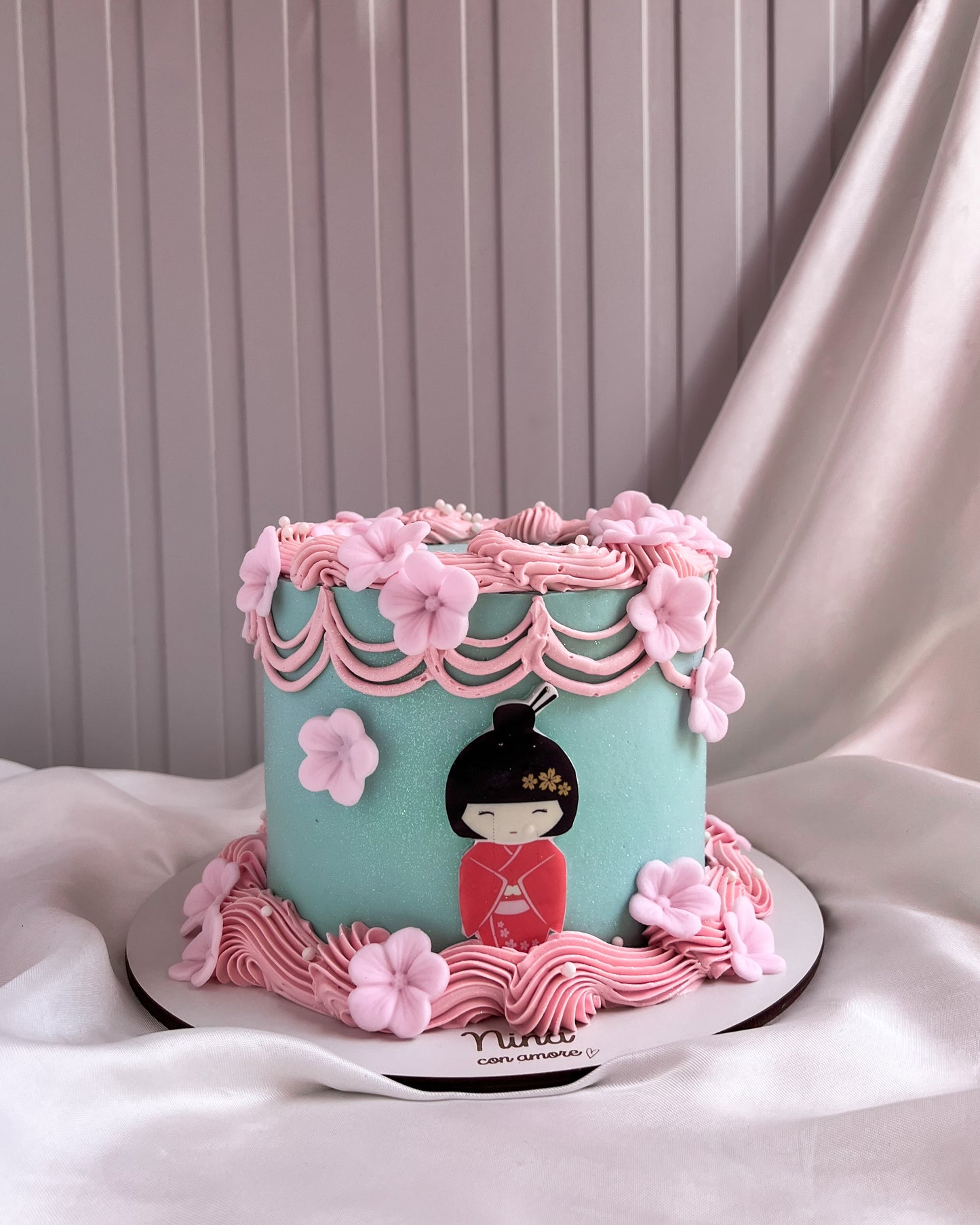 MUÑECA JAPONESA CAKE - Flores