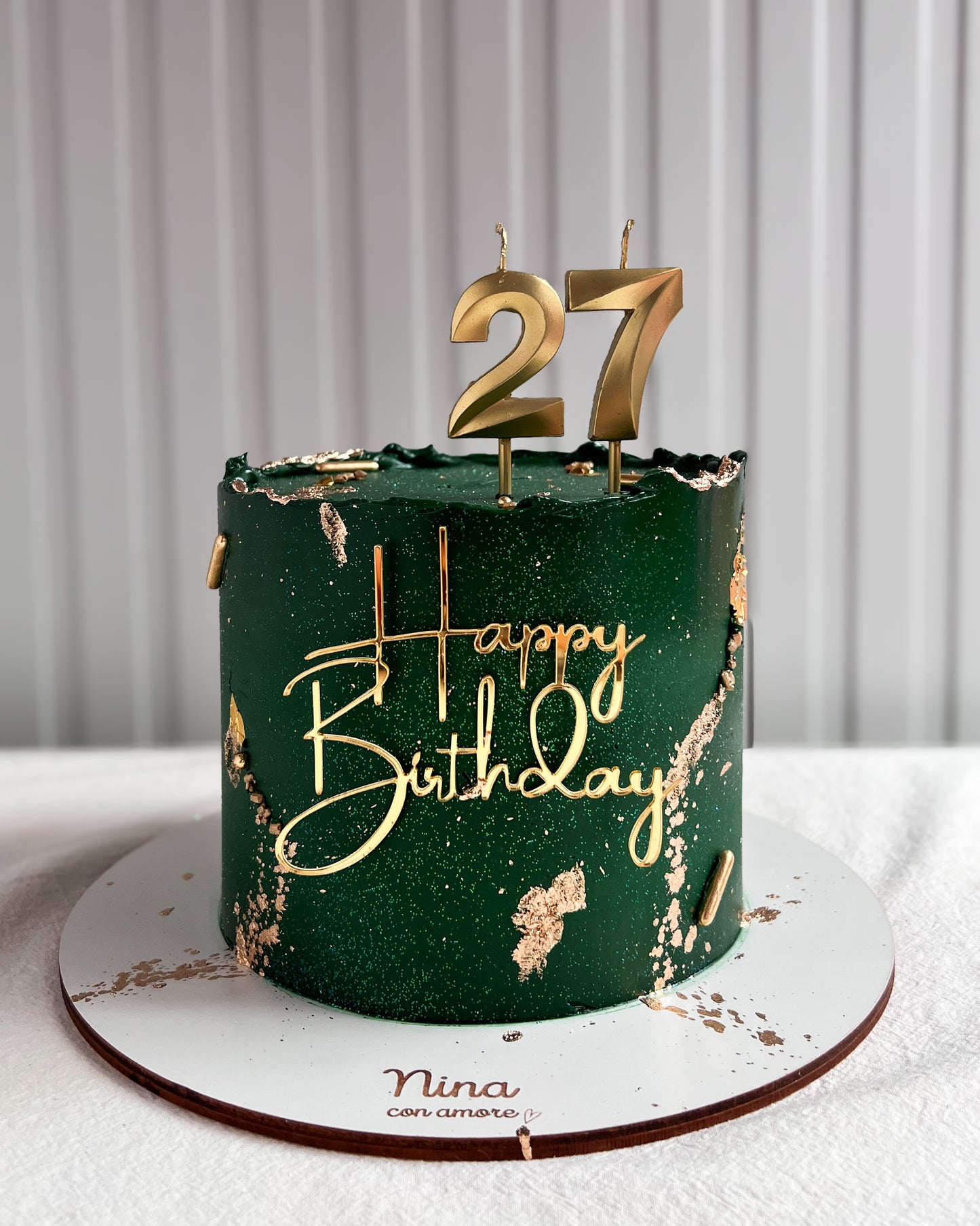 CAKE VERDE ESMERALDA Y DORADO