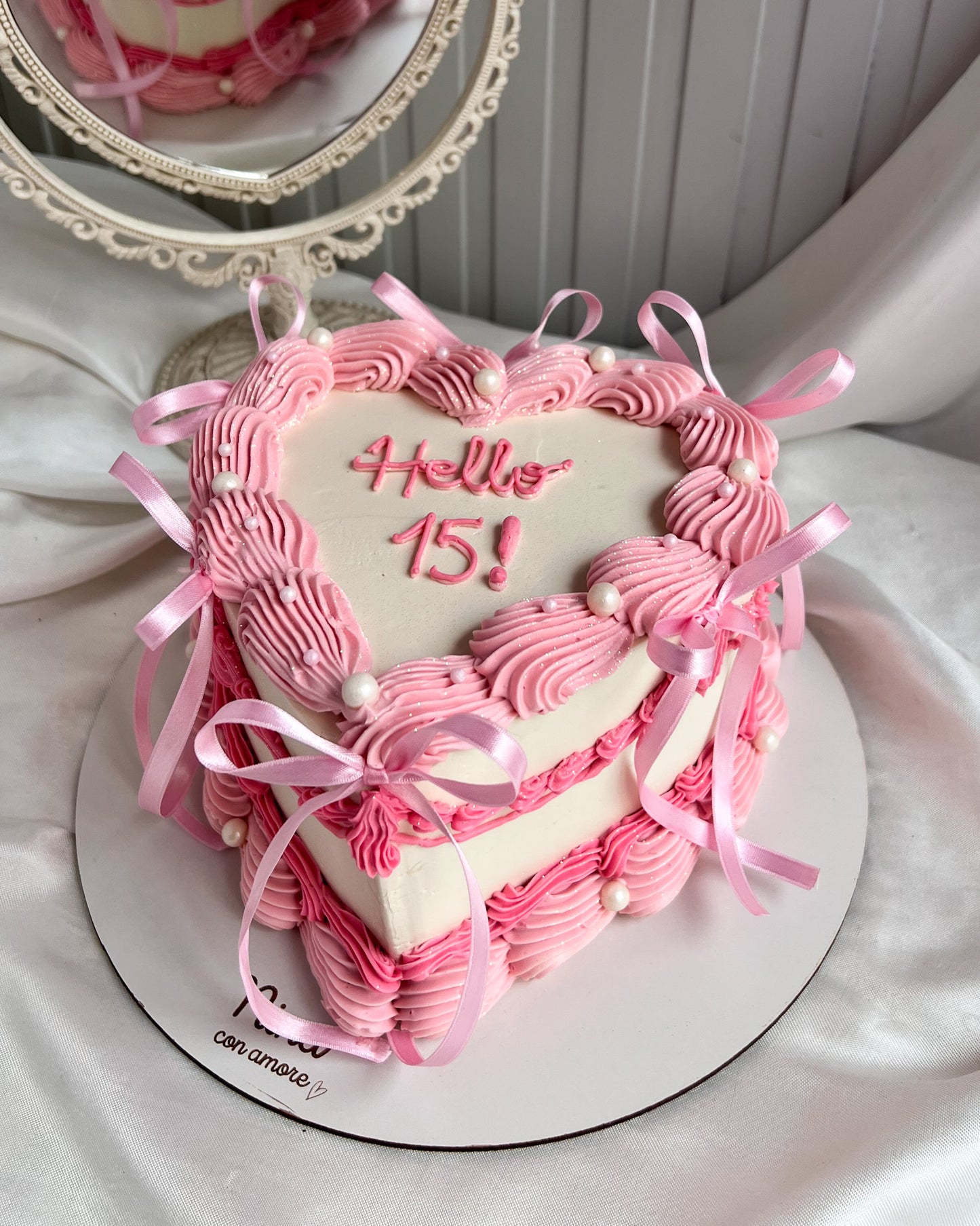 WHITE AND PINK VINTAGE HEART LAZOS