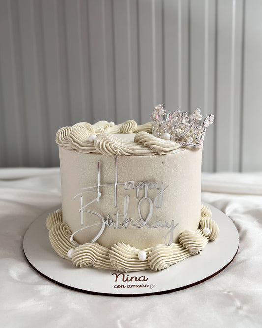 CAKE BLANCO CON CORONA + PERLAS
