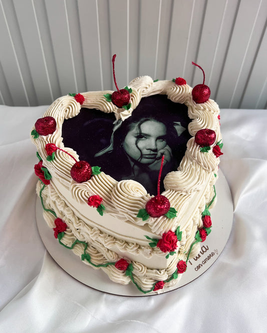 CORAZĂN VINTAGE LANA DEL REY - Blanca con Cerezas y Rosas