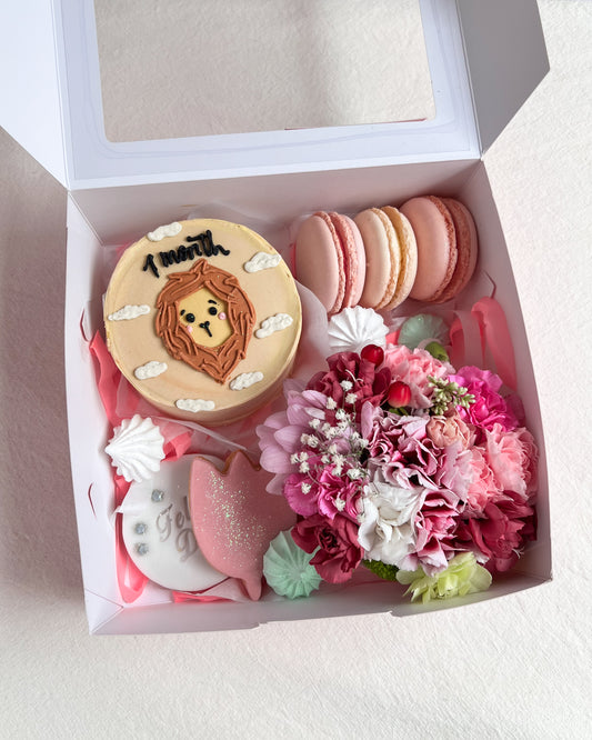 CUMPLEMES BOX + Arreglo de Flores