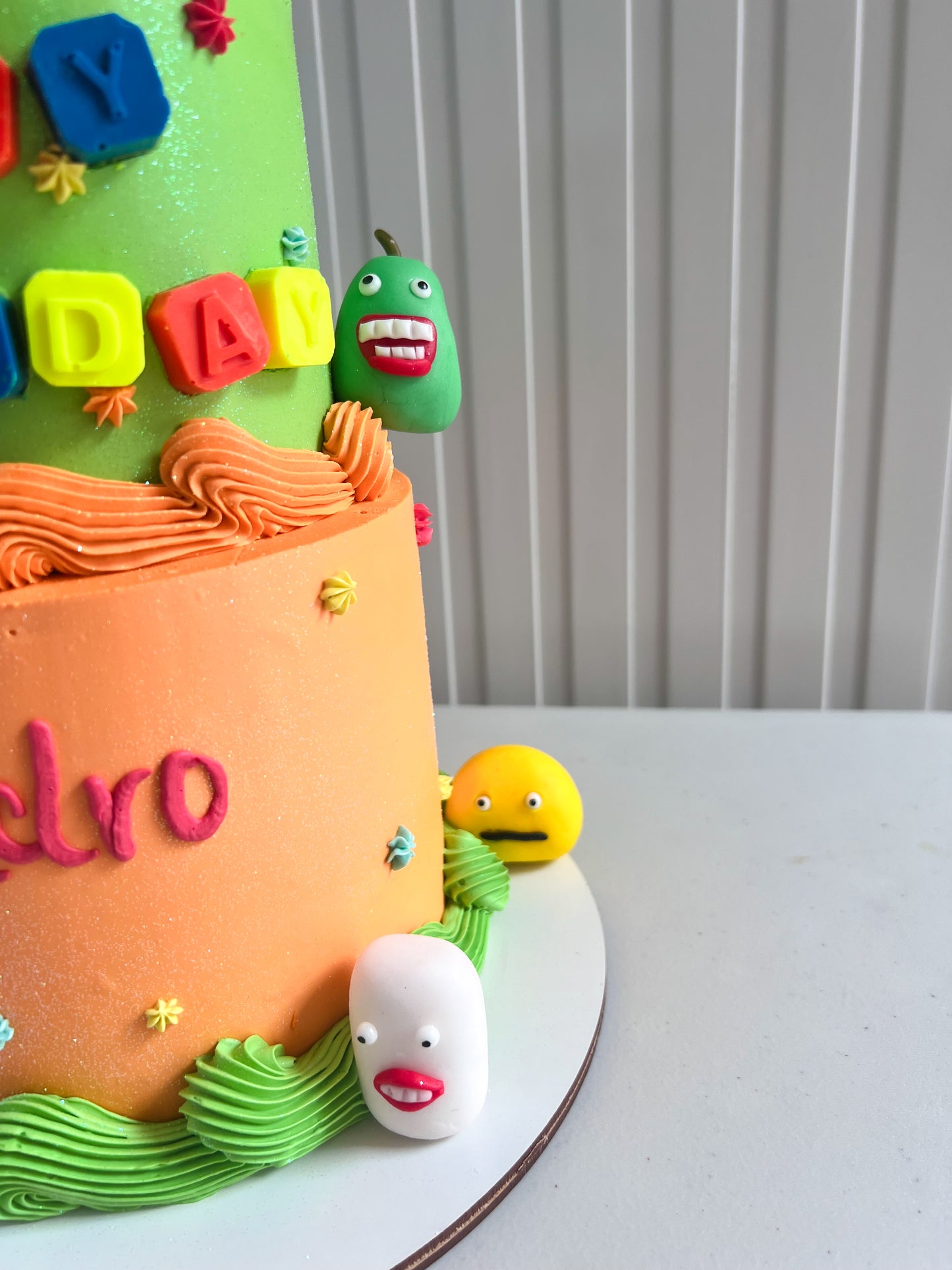 ANNOYING ORANGE CAKE