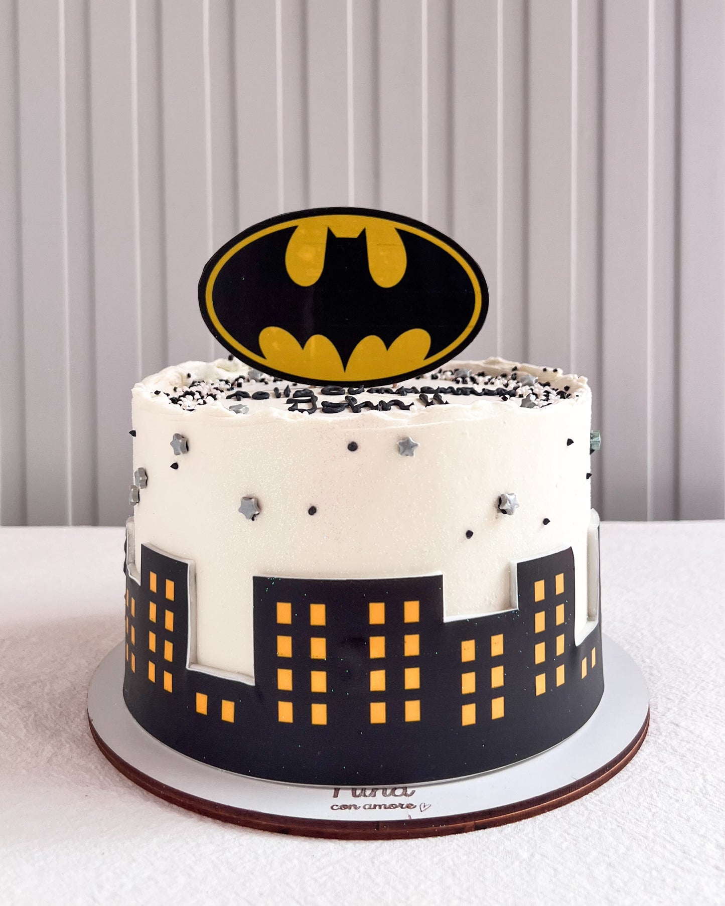BATMAN CITY CAKE
