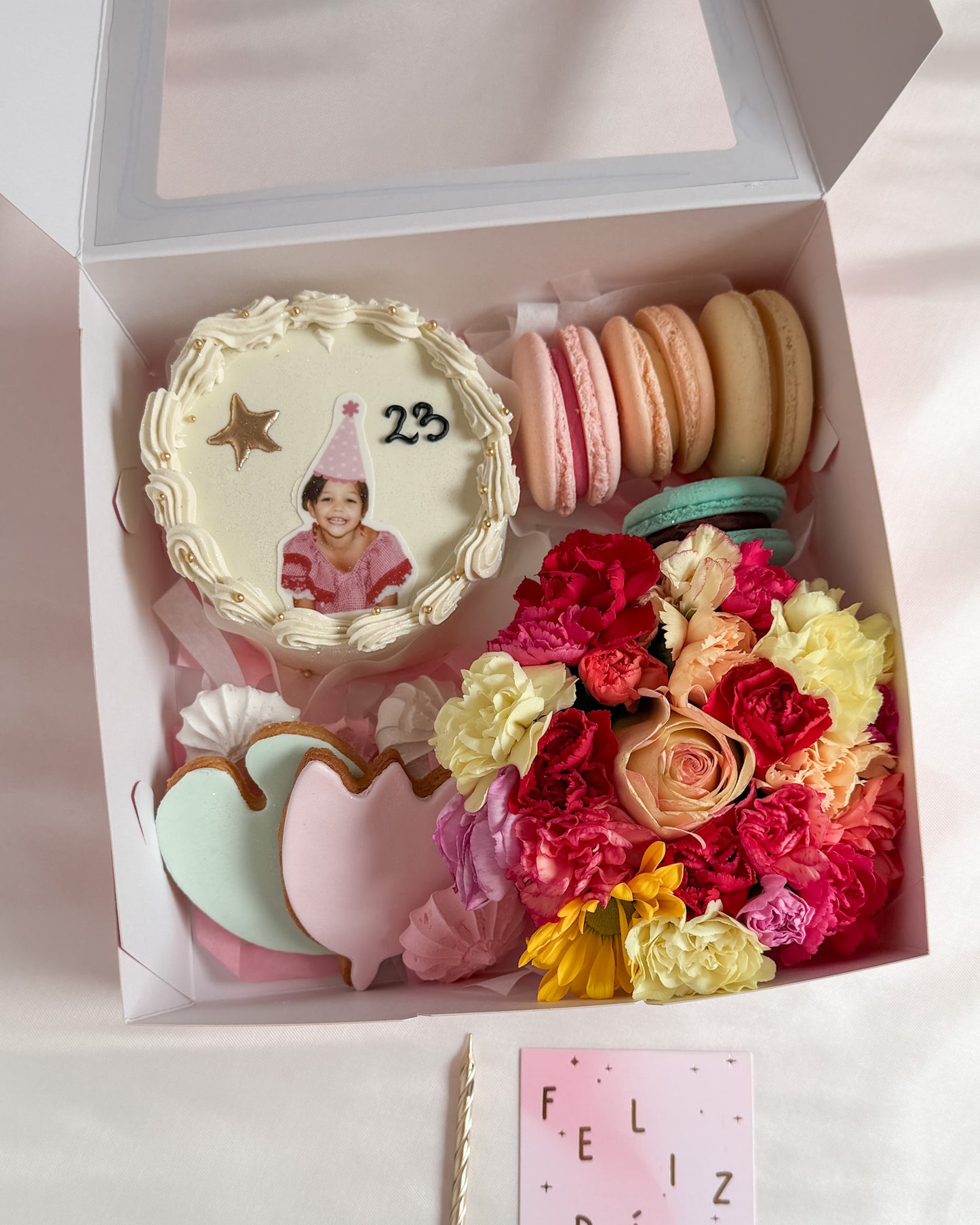 MEMORY BIRTHDAY BOX + Arreglo de Flores
