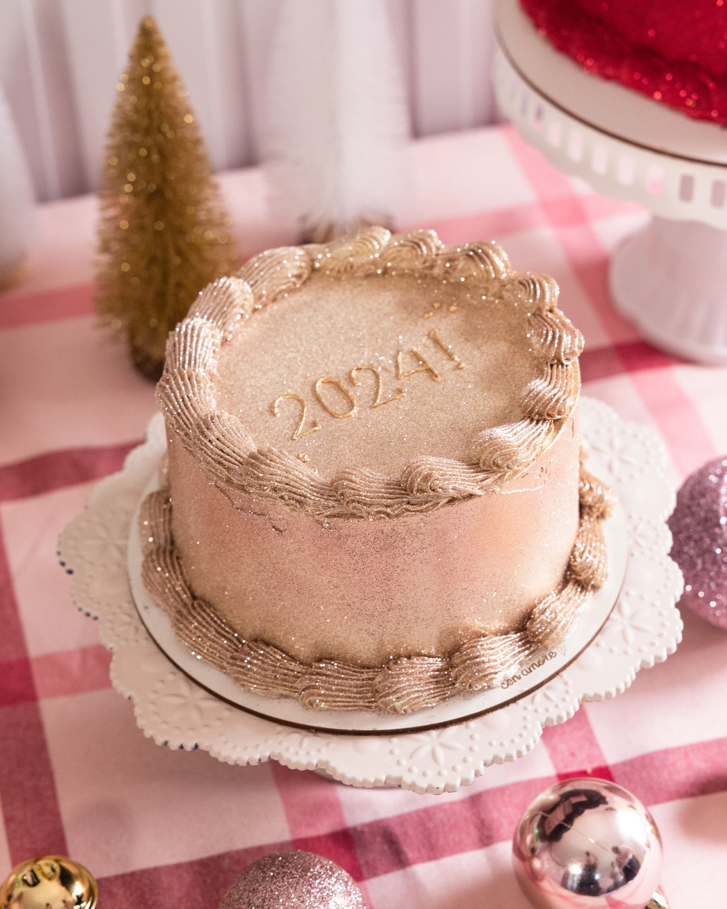 GOLDEN CHRISTMAS GLITTER CAKE
