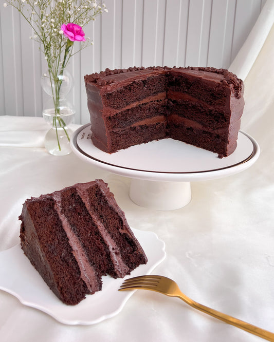 TRIPLE CHOCOLATE CAKE + TOPPER