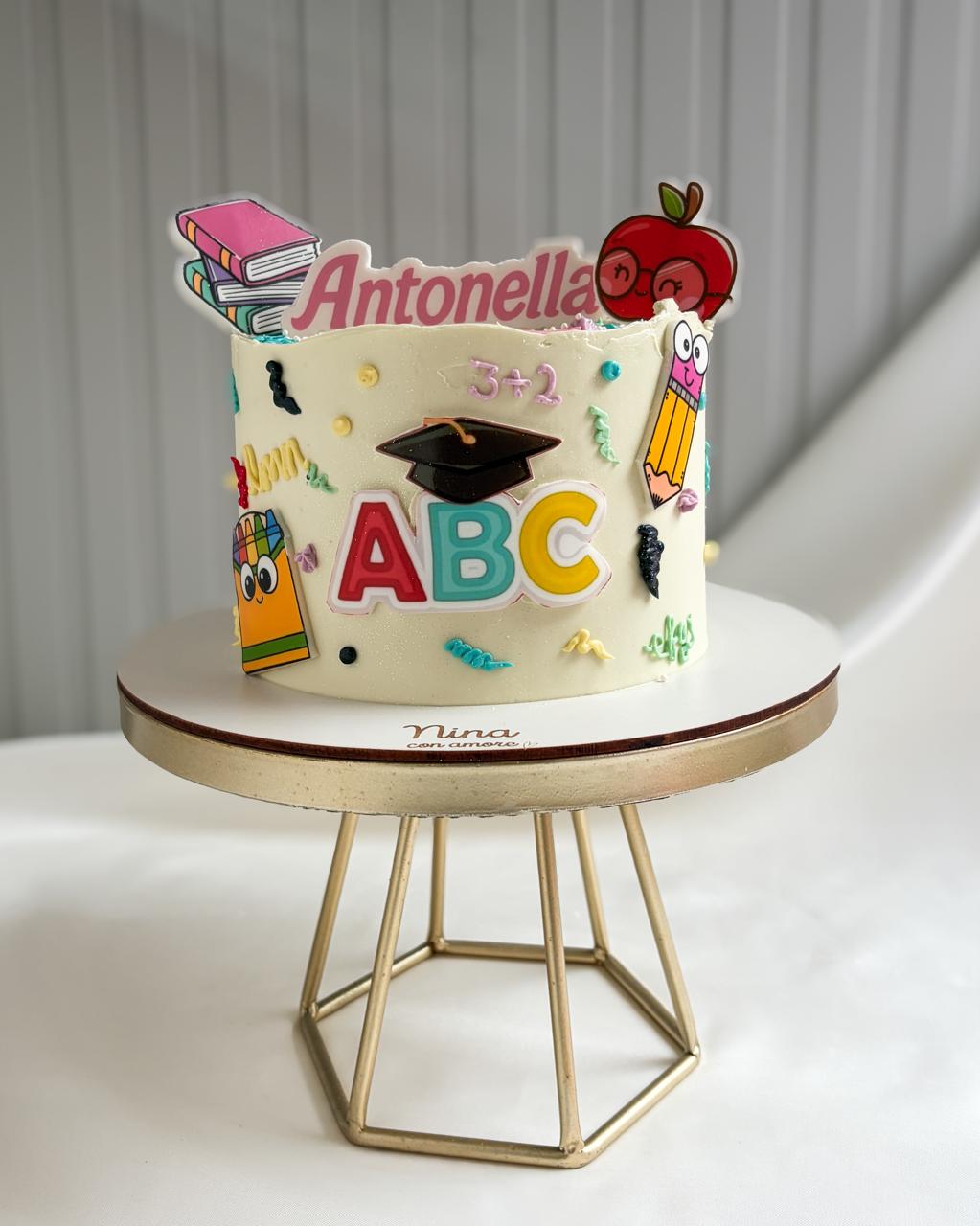 GRADUATION CAKE KIDS