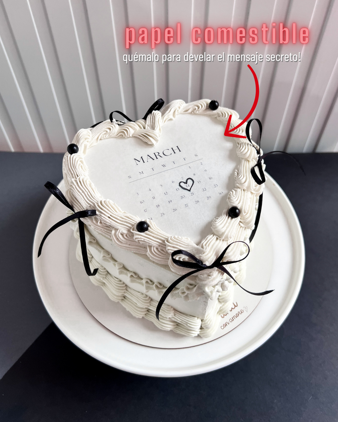 BURNING CAKE - Corazón Blanco con Lazos Negros y Perlas