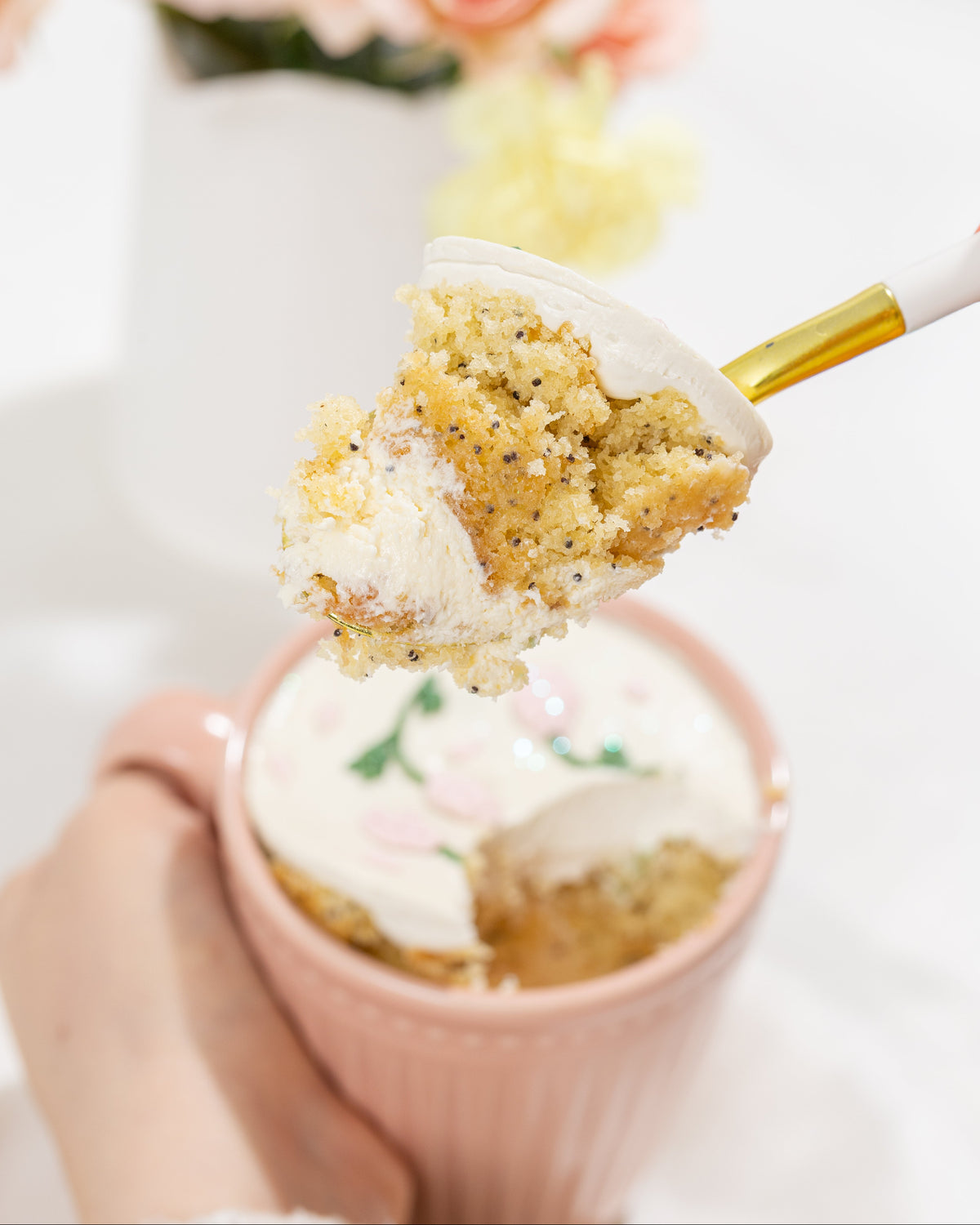 MUG CAKE + ARREGLO DE FLORES