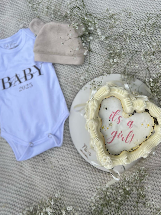 BURNING CAKE - Gender Reveal