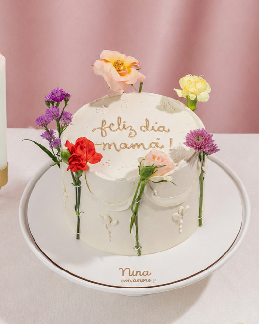 CAKE CON FLORES NATURALES PARA MAMÁ💐