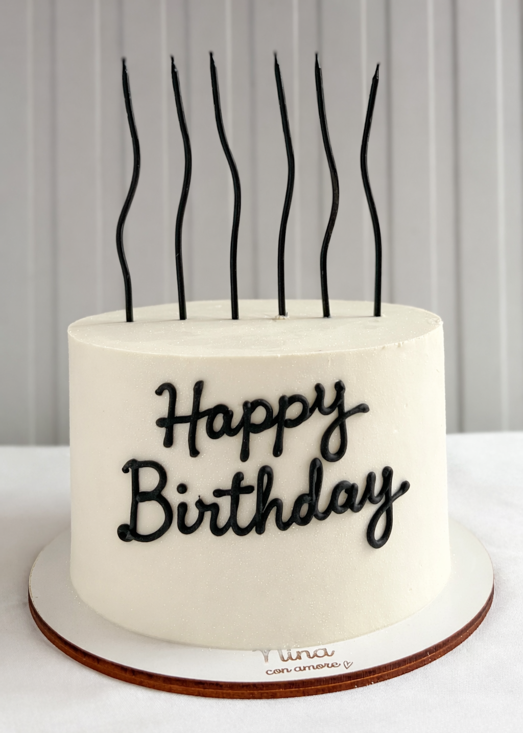 MINIMALIST CAKE BLANCA - Letras Negras "Happy Birthday"