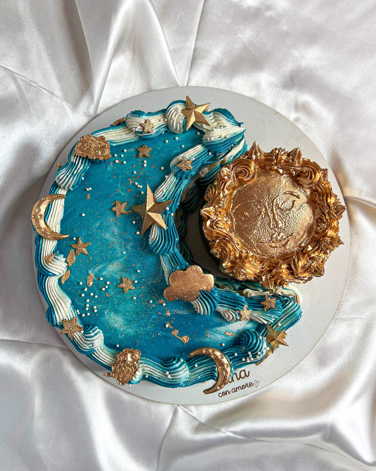 LUNA Y SOL CAKE