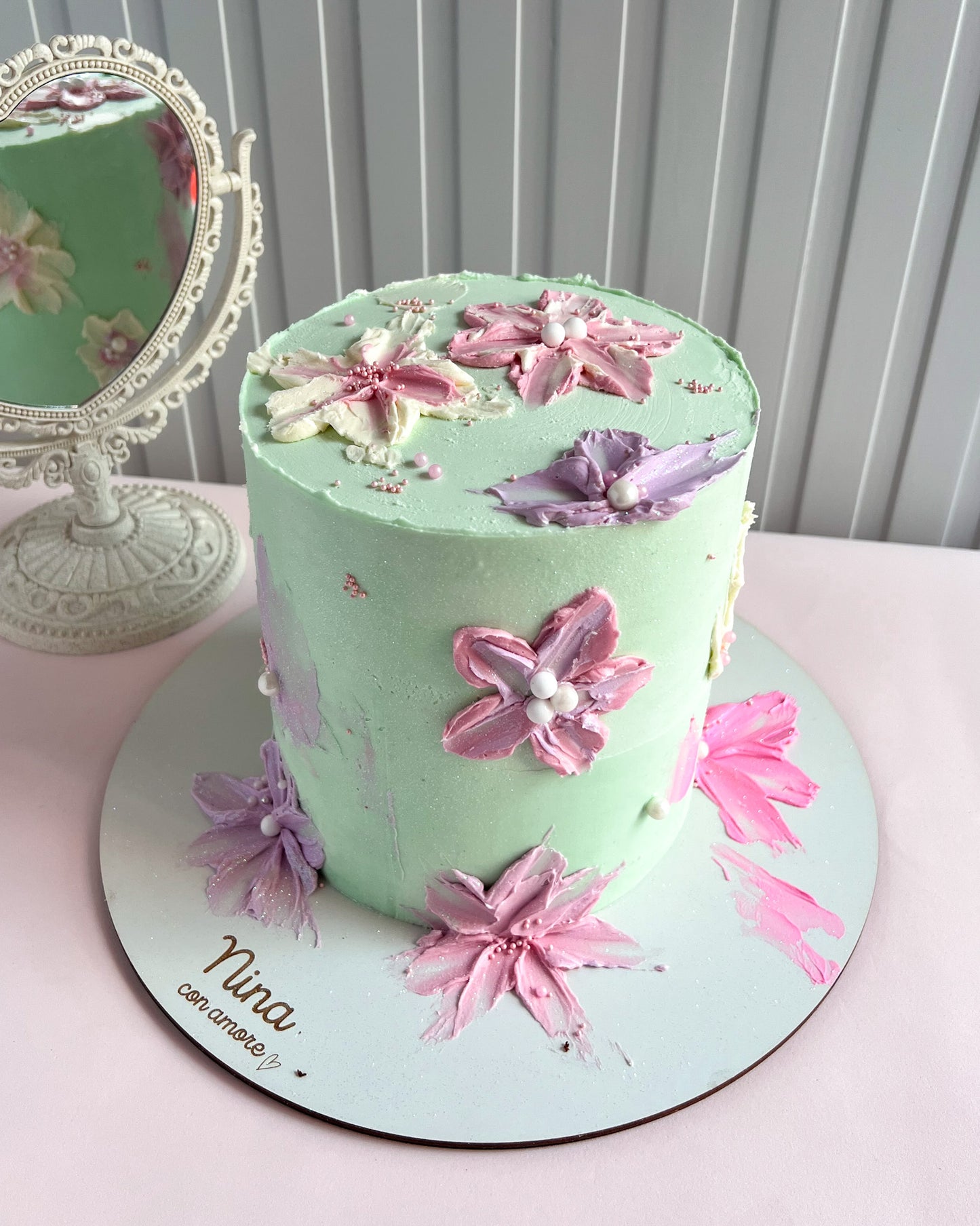 VERDE MENTA FLOWERS CAKE