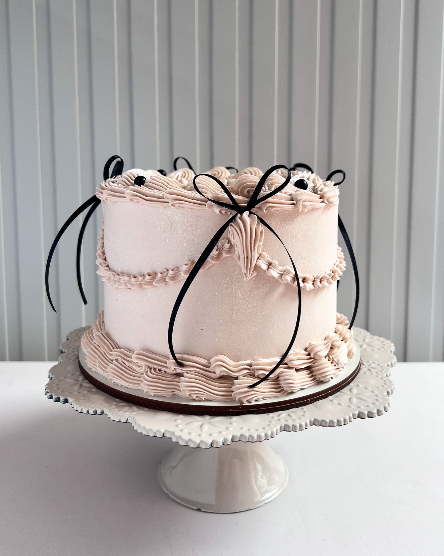 VINTAGE COQUETTE CAKE REDONDA - Lazos