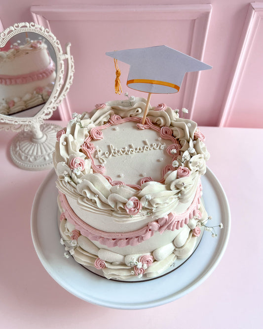 VINTAGE GRADUATION CAKE