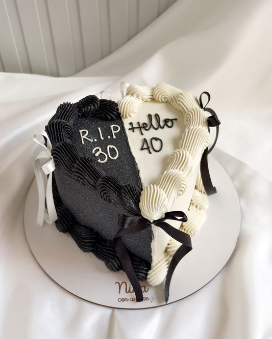 HEART CAKE - MITAD BLANCO, MITAD NEGRO - Lazos