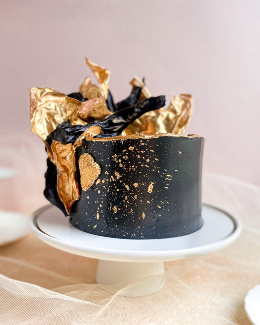 GOLD & BLACK CAKE