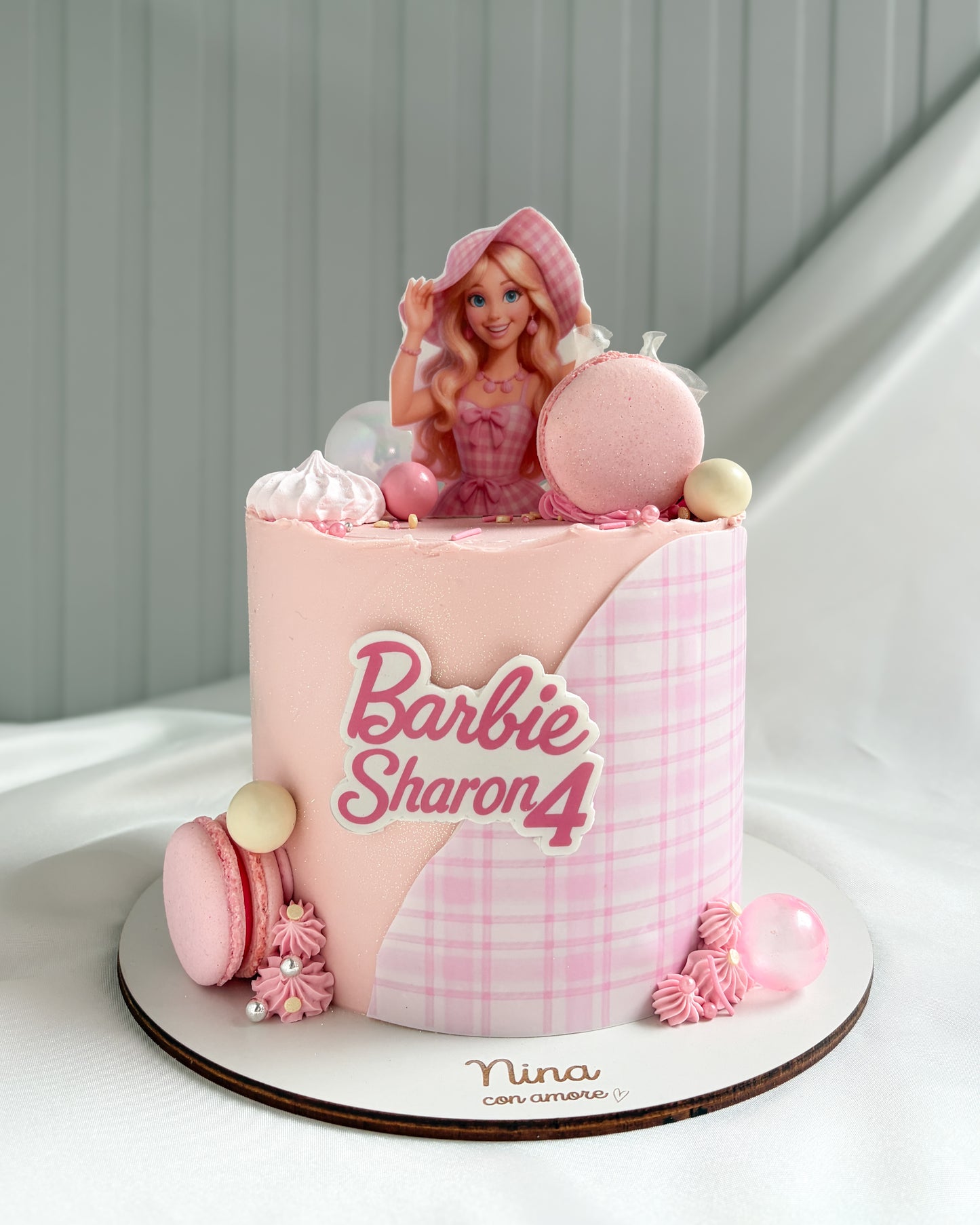 BARBIE CAKE - Cuadros y Macarons