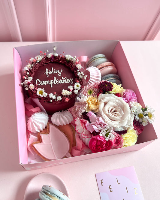 BOHO BROWN BIRTHDAY BOX + Arreglo de Flores