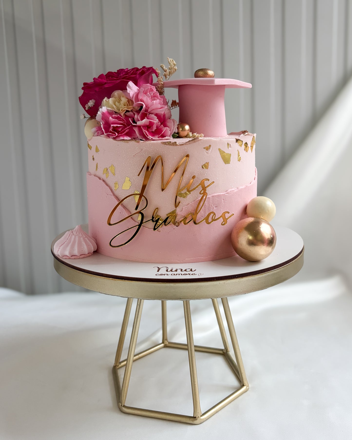 GRADUATION PINK CAKE