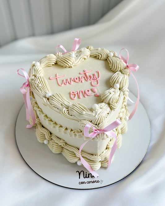 VINTAGE HEART CAKE BLANCA - Lazos Rosados