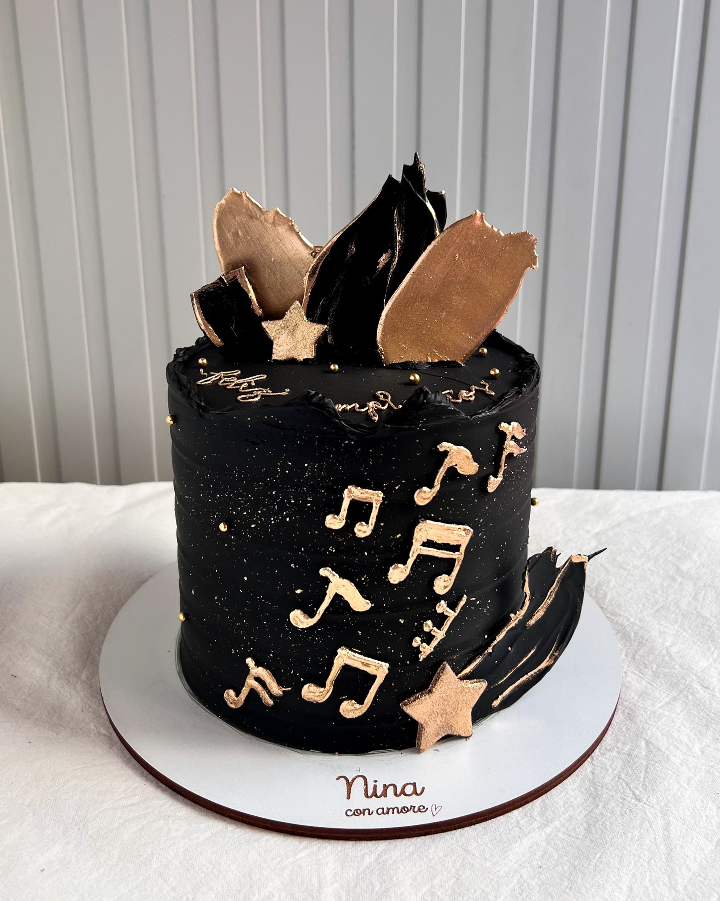 MUSIC CAKE - Black & Gold