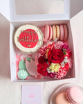 BIRTHDAY BOX -  Roja con Arreglo de Flores