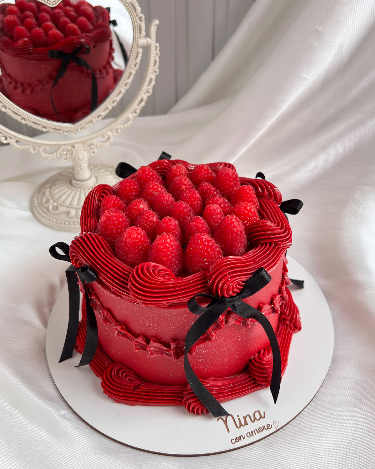 VINTAGE CAKE CON FRAMBUESAS - Rojo + Lazos