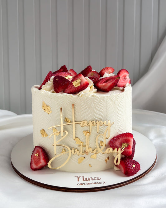 CAKE CON FRESAS + Letrero Dorado