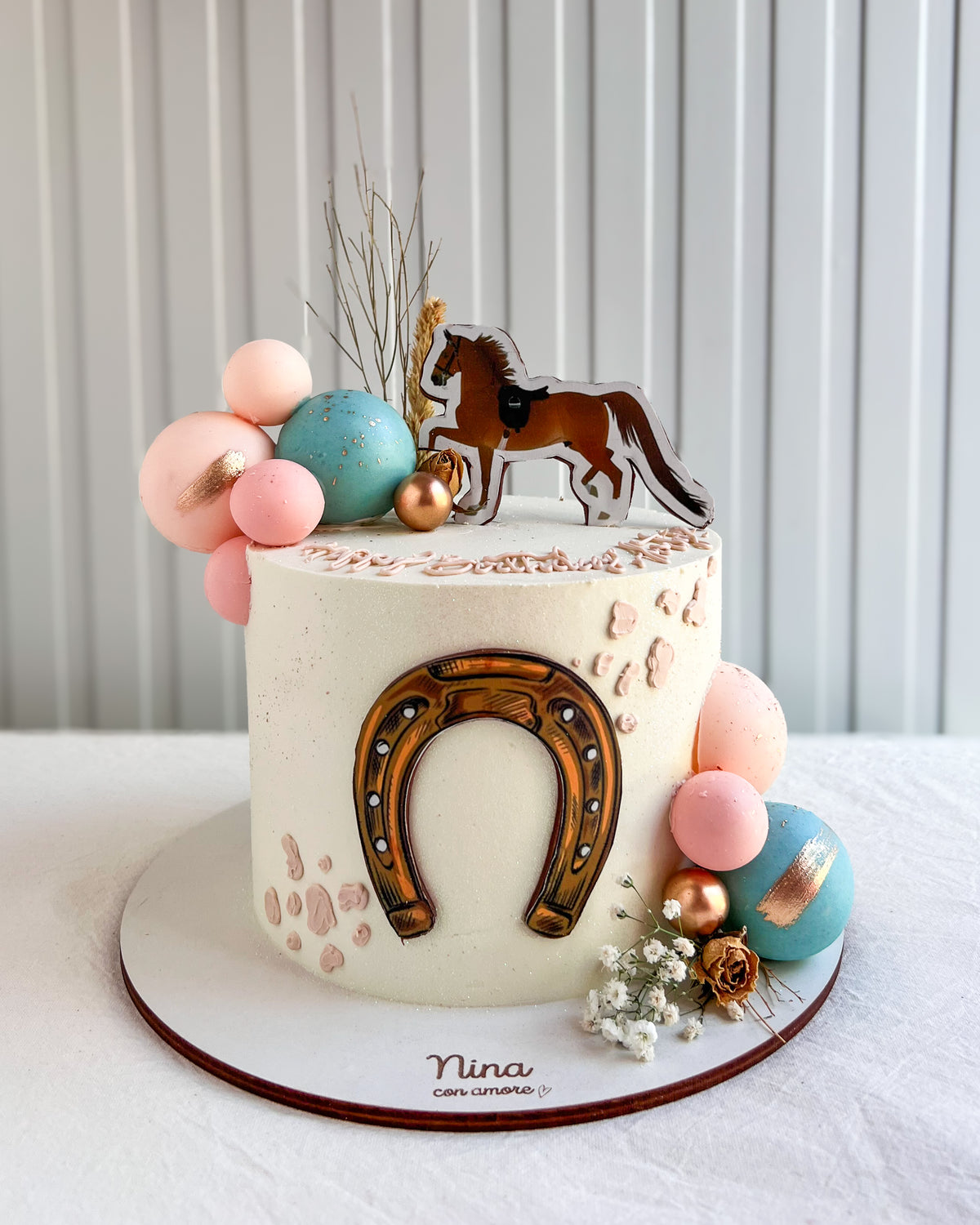 CAKE ECUESTRE + Esferas Doradas
