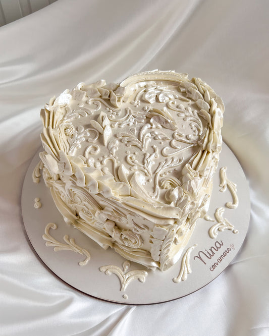 ARABESCOS HEART CAKE