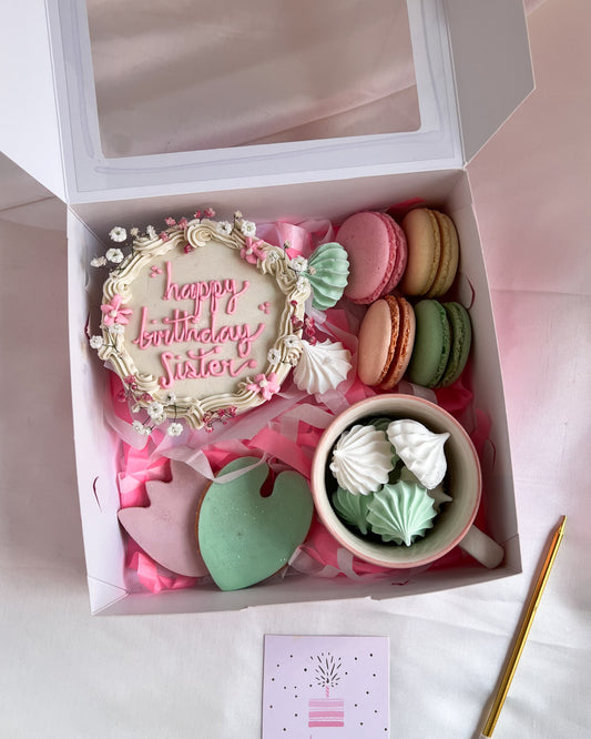 BOHO BIRTHDAY BOX BLANCA + Taza de cerámica "The best"