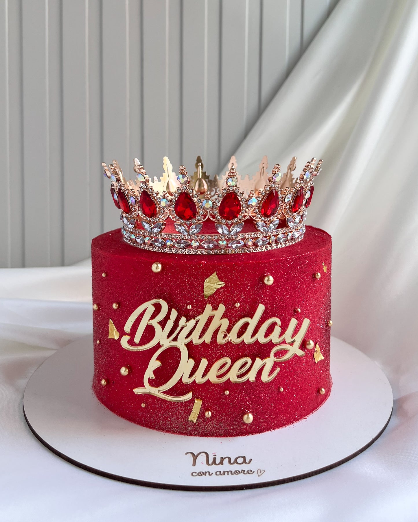 BIRTHDAY QUEEN CAKE ROJA CON PERLAS - Corona